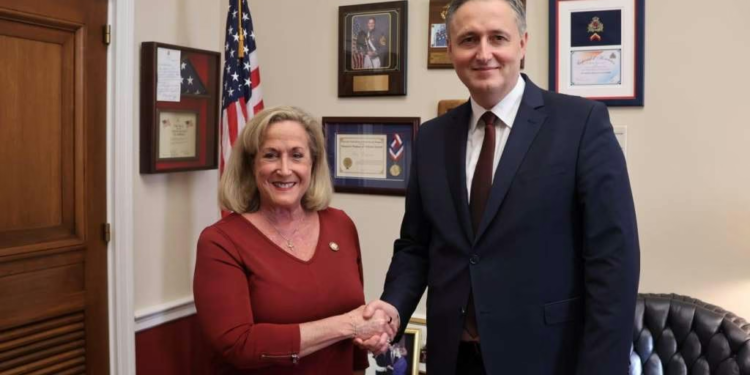 Bećirović iz Washingtona poručio: Bosna i Hercegovina opstaje, propali su projekti podjela