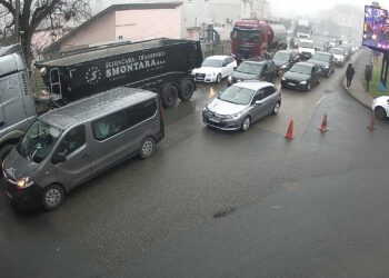 Gužve na graničnim prelazima Gradiška i Gradina