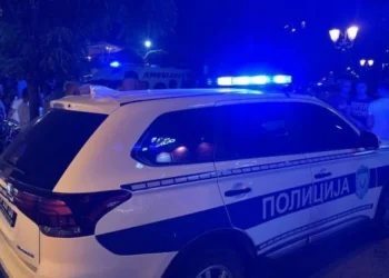 Užas u Srbiji: Muškarac se pred okupljenom masom ljudi polio benzinom i zapalio