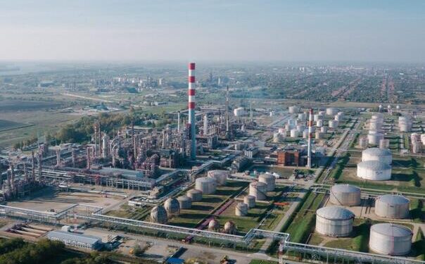 Srbija ostaje bez nafte, NIS zaustavio rad postrojenja u Rafineriji u Pančevu