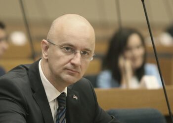 SNSD traži ocjenu ustavnosti Schmidtovih izmjena zakona po kojima je Dodik osuđen