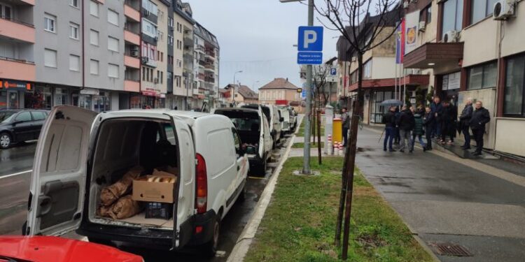 U ponedjeljak podjela božićnih pečenica