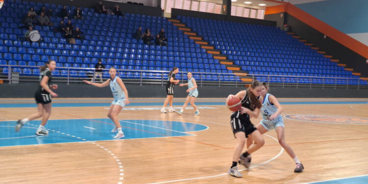 Počeo četvrti balon regionalne VABA lige u Areni Gradiška (FOTO)