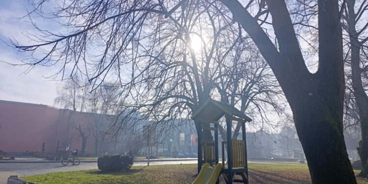 U Gradišci sunce, a u Novoj Topoli gusta magla.
