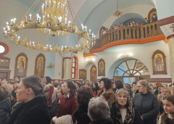 U Hramu Pokrova Presvete Bogorodice u Gradišci služena je liturgija povodom velikog pravoslavnog praznika Svetog Save.