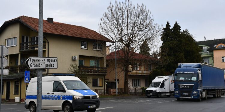Nastavljena blokada teretnog saobraćaja na granici sa Hrvatskom