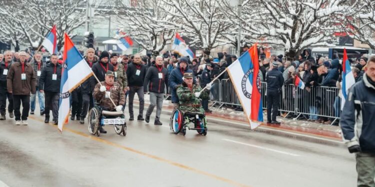 Borcima u RS-u 1 KM, direktorima javnih preduzeća 500 KM