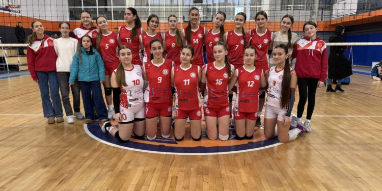 Ubjedljiva pobjeda odbojkašica Kozare, slavile i pionirke u gradskom derbiju (FOTO)