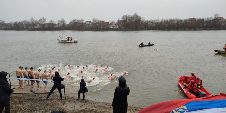 U Gradišci i ove godine Bogojavljensko plivanje za Časni krst