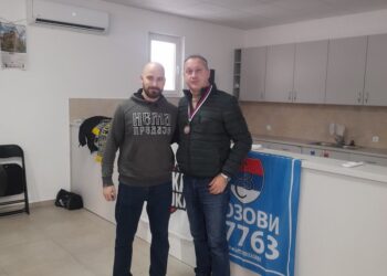 Humanitarni turnir „Šah iz bloka“ u Bereku okupio 34 igrača (FOTO)