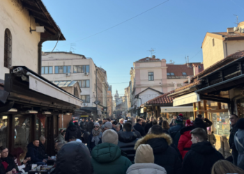 Baščaršija prepuna prvog dana 2026, turisti iskoristili dan za šetnju