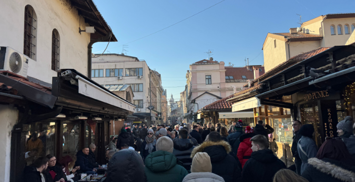 Baščaršija prepuna prvog dana 2026, turisti iskoristili dan za šetnju