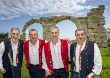 Tri decenije živi Dalmacija u pesmama Jandrinog Jata