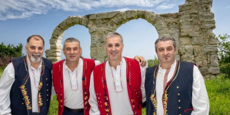 Tri decenije živi Dalmacija u pesmama Jandrinog Jata