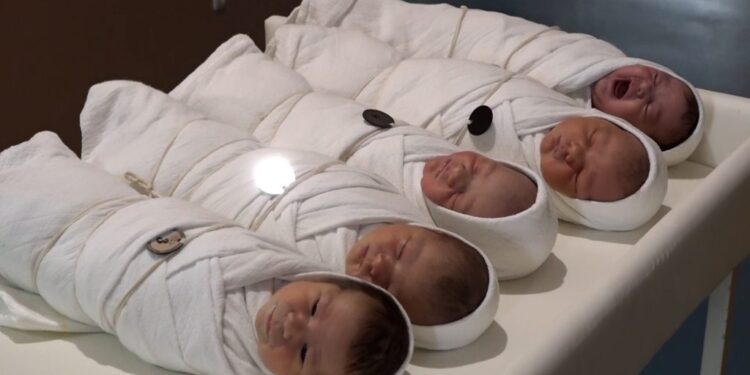 Na Odjelu porodilišta gradiške Bolnice  rođene su četiri bebe, dvije djevojčice i dva dječaka.