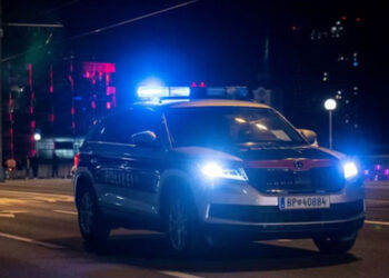 25-godišnjak iz BiH preticao pa udario auto i pobjegao: Policija ga našla kako spava u vozilu