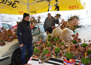 Predbožićnu atmosferu u Gradišci ukrasio snijeg