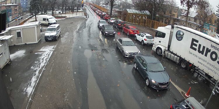 Gužve na izlazima iz BiH