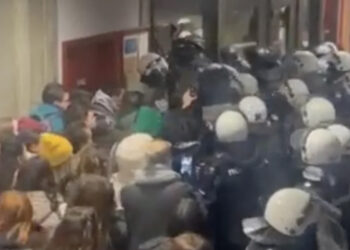 Haos u Novom Sadu: Policija ušla na fakultet i ponovo tukla studente