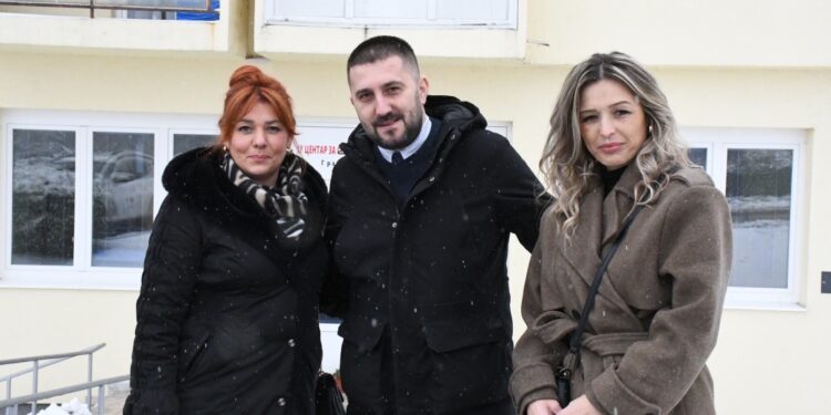 Uručene božićne pečenice i prehrmbeni paketi (FOTO)