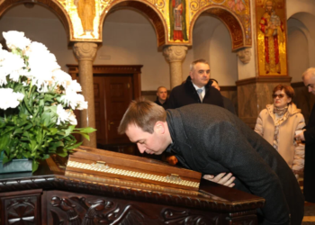 Nova Vlada RS-a daleko od sekularnosti: Minić i ministri položili zakletvu u hramu