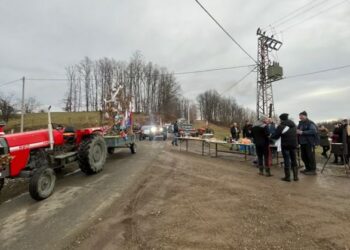 Voženje Badnjaka u Kijevcima