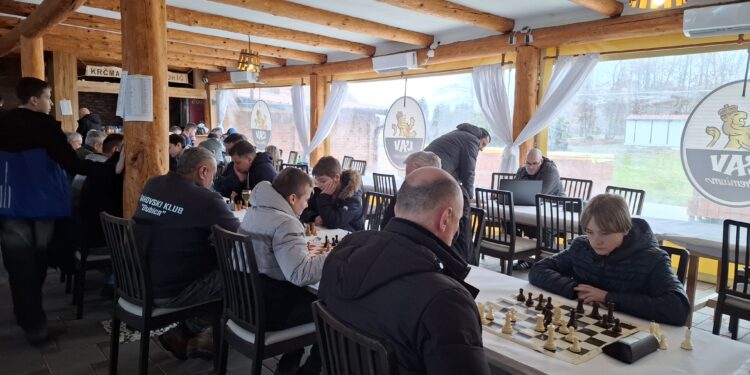 Tradicionalni 20. Svetosavski šahovski turnir u Podgradcima okupio 81 igrača (FOTO)