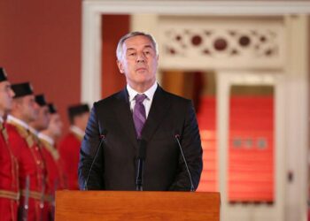 Lajčak odgovara da je “Donaldu slaba tačka Crna Gora”.