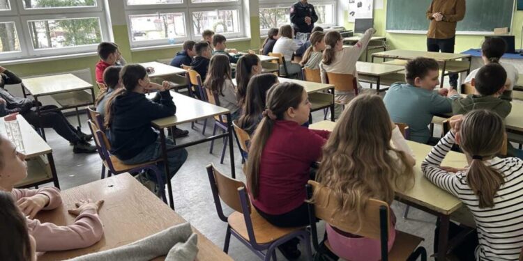 Policijska uprava Gradiška obilježila Međunarodni dan sigurnijeg interneta