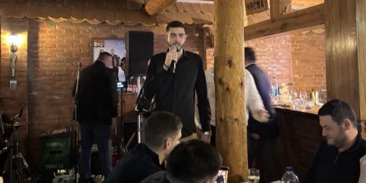 Plavo-bijela noć okupila brojne prijatelje FK Sloboda iz Donjih Podgradaca (FOTO)