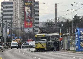 Ljekari se i dalje bore za život 17-godišnjakinje