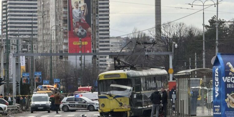 Ljekari se i dalje bore za život 17-godišnjakinje
