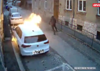 Uhapšen osumnjičeni za paljevinu „Golfa 8“ u centru Sarajeva