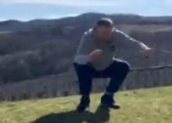 Dodik objavio video kako radi čučnjeve, pa poručio: “Nikad u boljoj formi”