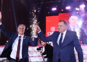 Dodik čestitao Karanu: Nastavljamo rame uz rame, putem samostalnosti
