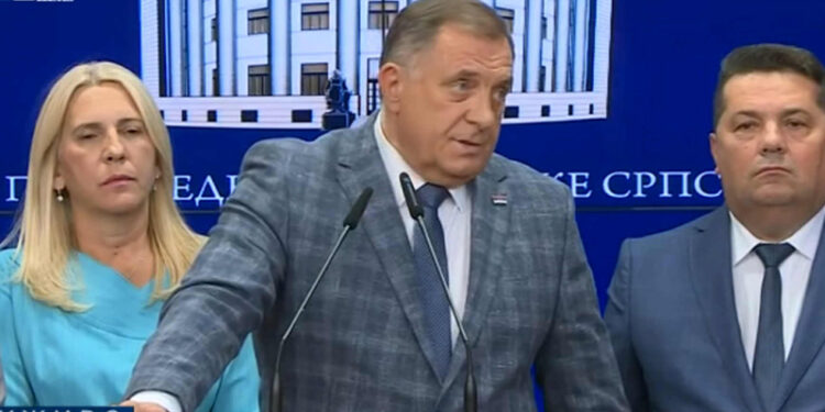 Vučić „Biću nezadovoljan ako propustimo tajming za naše konačne odluke o tome“, istakao je.