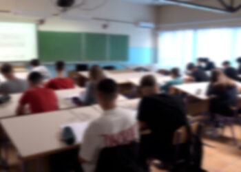 Maloljetnička trudnoća problem savremenog društva