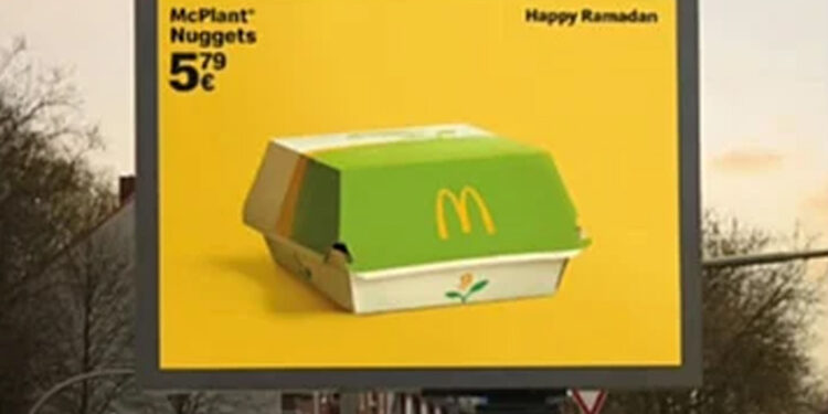 McDonald’s tokom posta sakrio hranu, bilbordi se pale samo za sehur i iftar