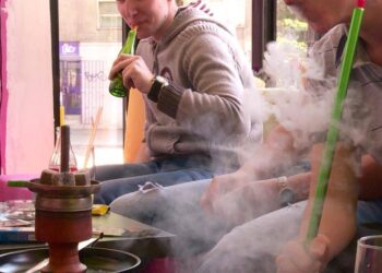Mladi u BiH sve više padaju u nesvijest od nargile, pulmolog tvrdi: Jedna šiša vam je kao 20 cigareta