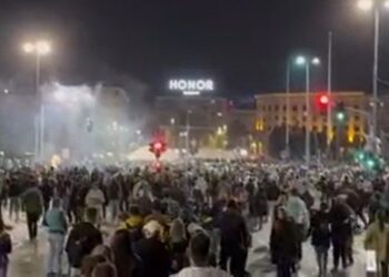 U Srbiji ključa: Studenti večeras širom zemlje organizuju proteste nakon brutalnog nasilja SNS-ovih pristalica