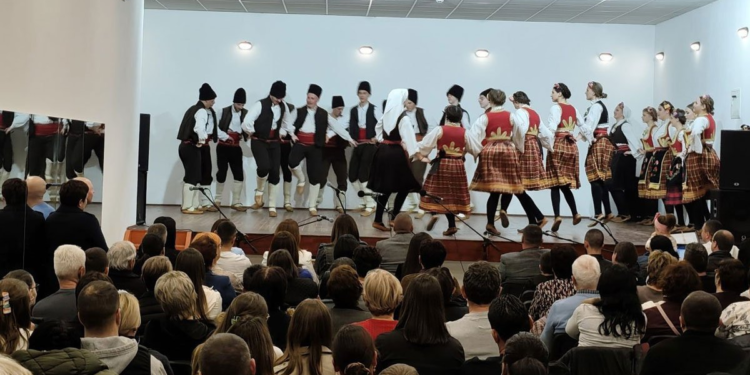 “Mirkovo kolo” iz Vrbaške: Igrom i pjesmom pomogli maturantima
