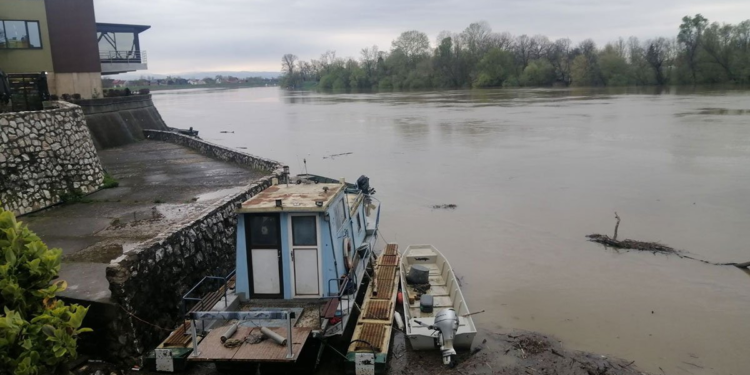 Gradiška: Kiša prestala, Sava u porastu