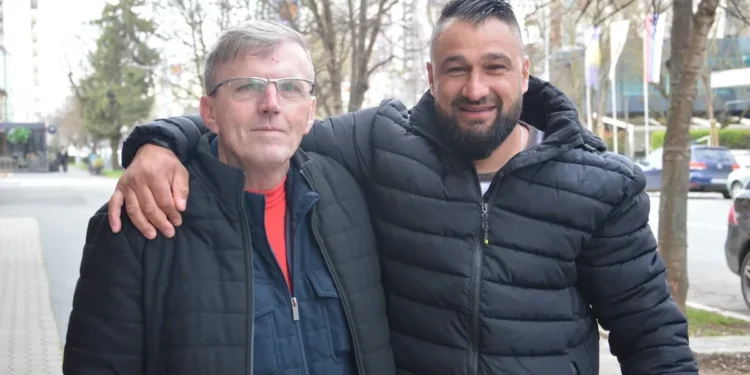 Dugačke gaće se ne skidaju do odlaska na more: Zima se ne predaje, ali ne predaju se ni duhoviti Gradiščani (FOTO)