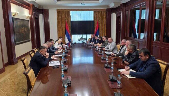 Minić sa prevoznicima i privrednicima – Primijenićemo sve mehanizme za nesmetano poslovanje