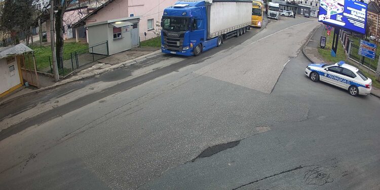 Na putevima povećana opasnost od odrona