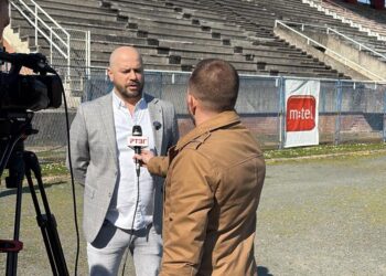 Kozara nastavlja šampionat Srpske: Nove stolice na stadionu zahvaljujući firmi „Lion Fabriks“ (FOTO)