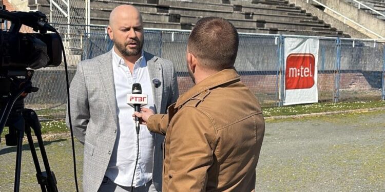 Kozara nastavlja šampionat Srpske: Nove stolice na stadionu zahvaljujući firmi „Lion Fabriks“ (FOTO)