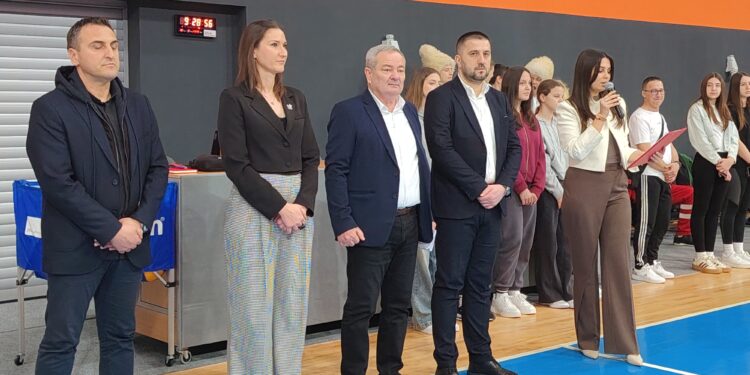 Počelo Republičko finale u odbojci za osnovce (FOTO)