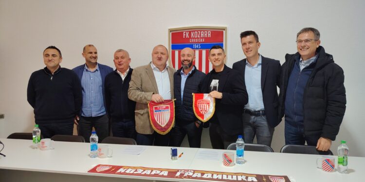 Fudbalski klubovi Kozara i Bratstvo potpisali sporazum o poslovno-tehničkoj saradnji (FOTO)