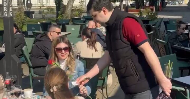 Ruže za naše sugrađanke povodom 8. marta